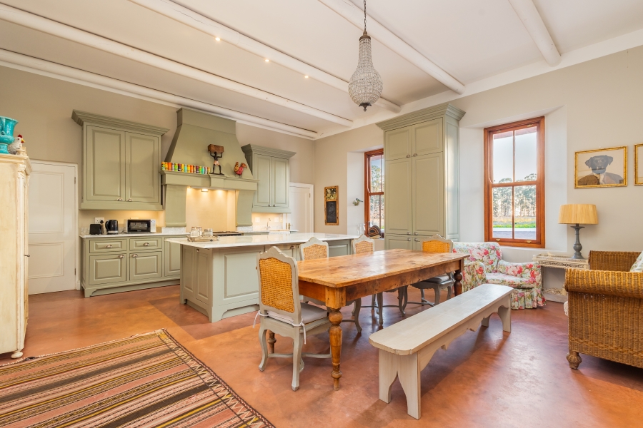 To Let 6 Bedroom Property for Rent in The Crags Western Cape